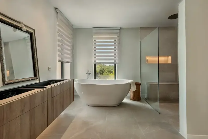 This spectacular newly built rustic estate is located on a large plot of 31,382 m² in the charming surroundings of Ruberts — photo 8