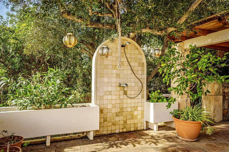 Exclusive villa with pool, guest apartment, wellness area and spectacular sea views — photo 5
