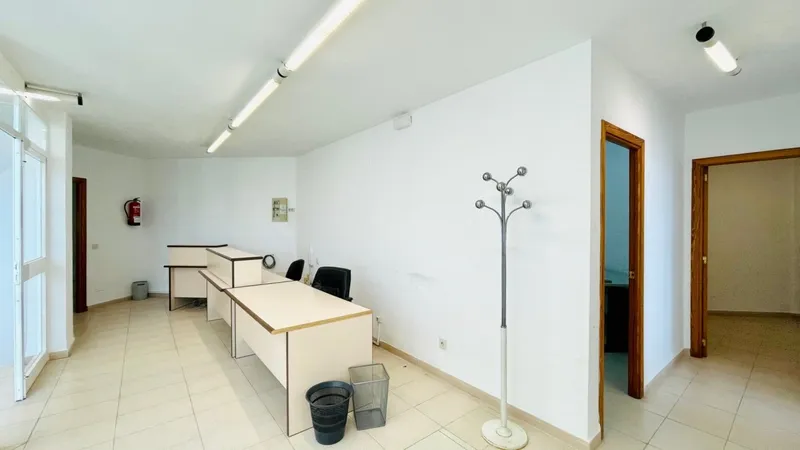 Business Premise - Palma de Mallorca (Son Roca), Built Surface 95m², 1 Bathroom — photo 1