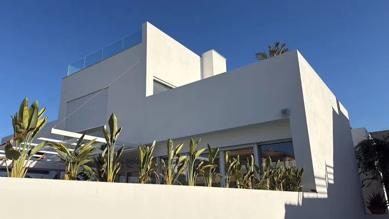 Stylish city villa with sea views and exceptional living quality — photo 3