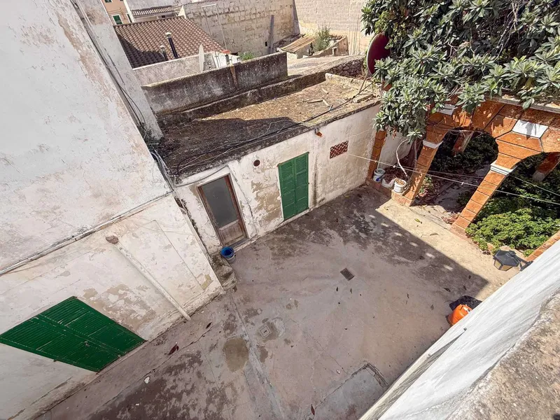Large townhouse with XL garden and several residential units in the center of Felanitx — photo 12
