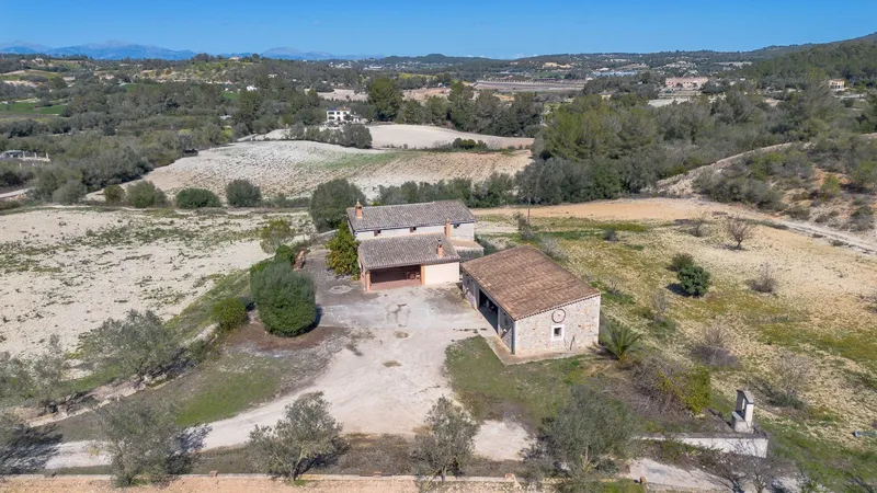 390 m2 legalized finca in Sant Joan with license to build a pool — photo 1