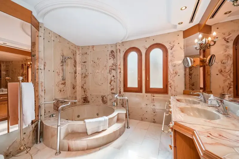 For sale in the heart of the village of Muro, this spacious property of 668 m² on a plot of 456 m² offers a combination of classic design — photo 10