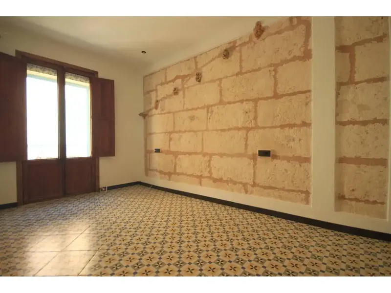 Total area 240 m², usable area 240 m², double bedrooms: 4, 3 bathrooms, condition: renovated — photo 9