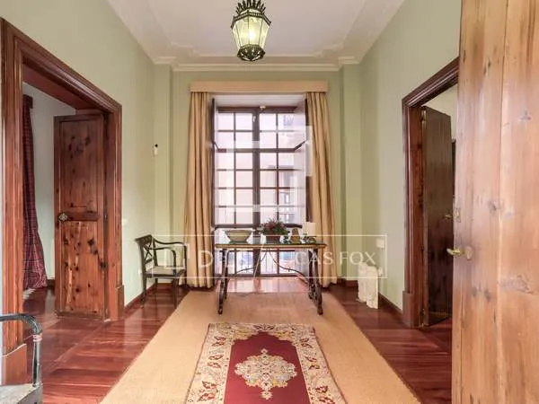 735m² castle / palace with 110m² terrace for sale in Palma de Mallorca — photo 2
