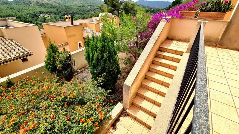 Sea view property in a quiet prime location — photo 11
