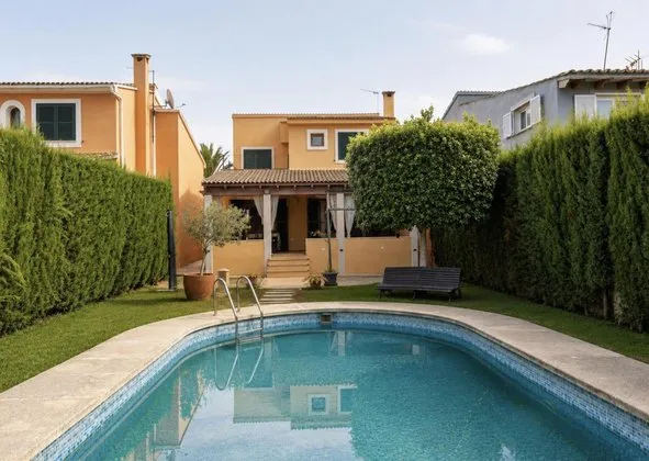 Detached house in Badia Blava-Badia Gran-Tolleric, Llucmajor — photo 1