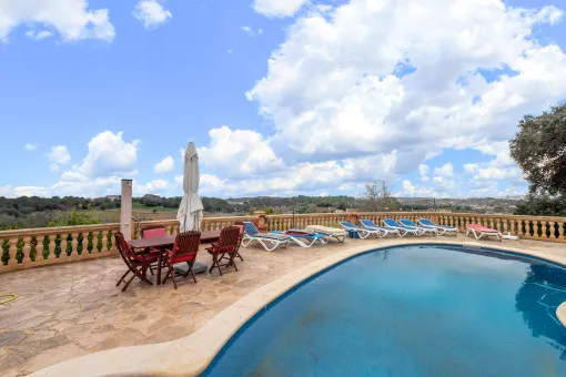 Lloret de Vistalegre, Majorcan finca with various residential and commercial uses in Lloret de Vistalegre — photo 1