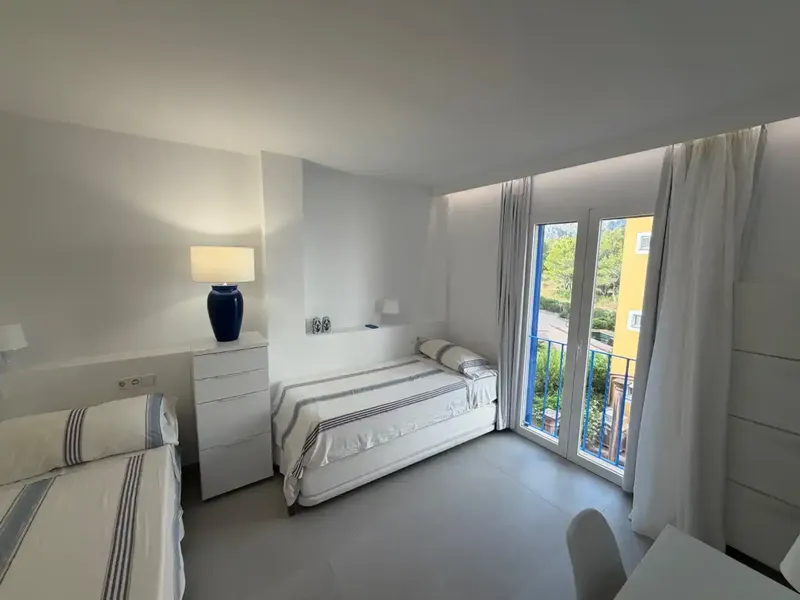 Ático de 105 m² en primera línea de mar con orientación este completamente reformada, plaza de garaje propia y acceso directo a al mar a esc — photo 12