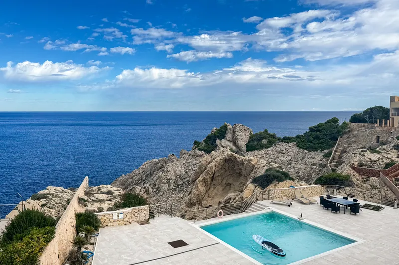 Exclusive townhouse in Es Pelats – terrace, jacuzzi, pool and breathtaking sea views — photo 1