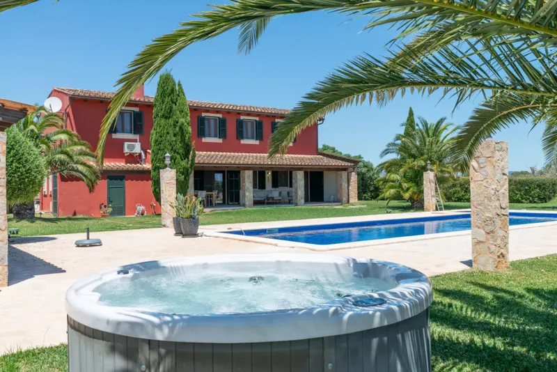Beautiful finca with large pool and tennis court in Campos, Mallorca — photo 2