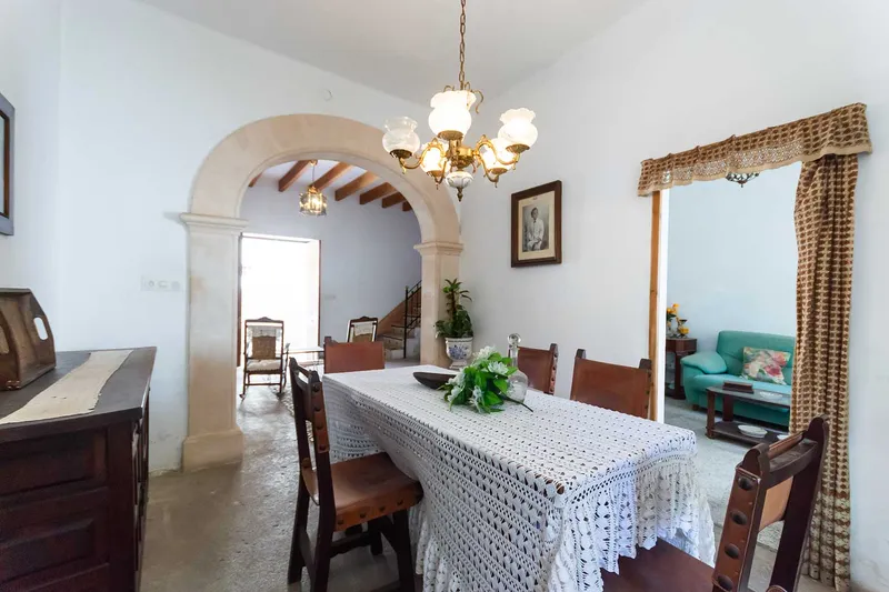 Sineu – Partially Renovated Village House for Expansion — photo 2