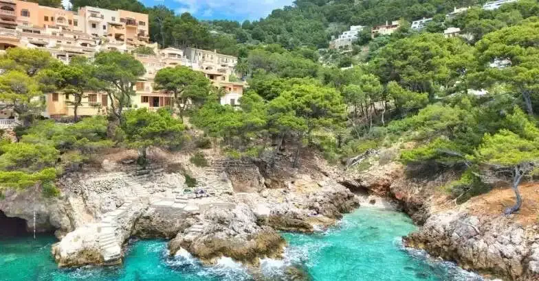 In a highly sought-after location, in a complex with sea access, we present this apartment which, with its large partially covered terrace, offers the perfect living space to enjoy Mallorca to the fullest. — photo 6