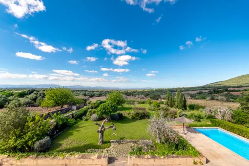 Manacor, charming finca with panoramic views and forest on extensive land on the outskirts of Sant Llorenç — photo 2