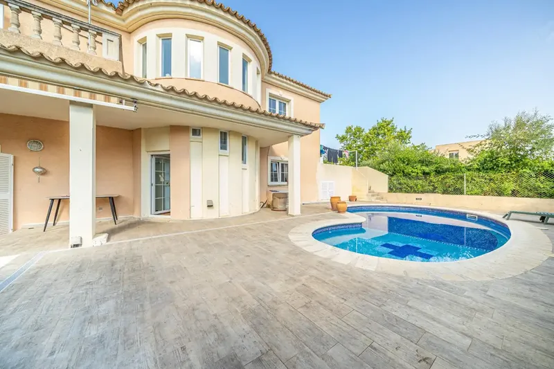 En una de las zonas residenciales más demandadas del municipio de Llucmajor, presentamos esta magnífica vivienda unifamiliar situada en Sa T — photo 1