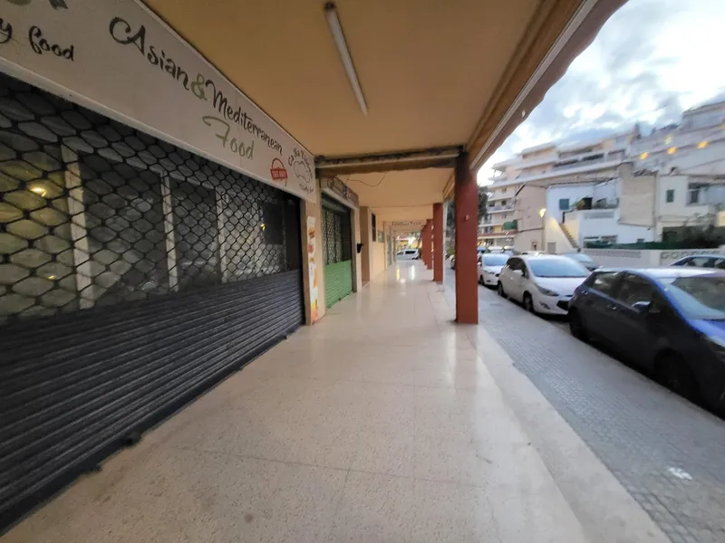 Commercial premises with terrace for sale in S'Arenal — photo 2