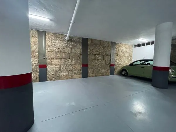 Garage on Calle de Blanquerna, Bons Aires — photo 1
