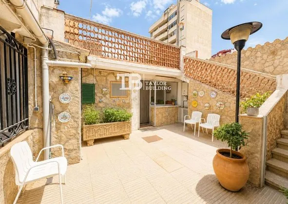 Terraced house in Calle Del Hort de los Puputs, Camp Redo, Palma de Mallorca — photo 3