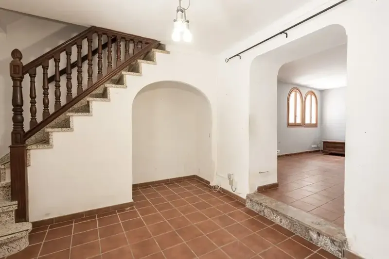 Promising house for sale in the heart of Pollensa, with great potential, village views and excellent access to shops — photo 4