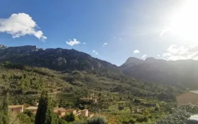 Renovation opportunity - A charming home with jaw dropping mountain views in one of the most sought after locations in Soller — photo 1