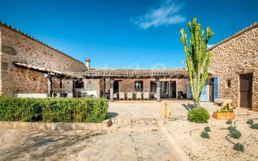 finca in Llucmajor — photo 1
