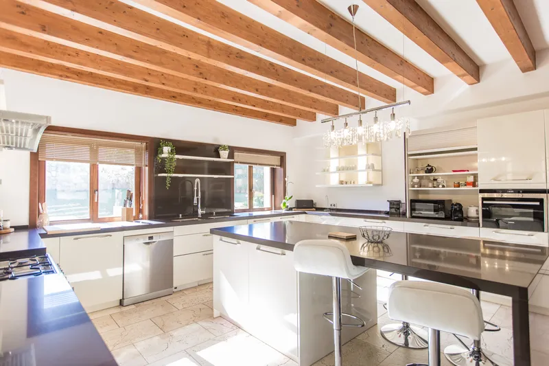 Impressive villa in a quiet area in Santa Ponsa — photo 3