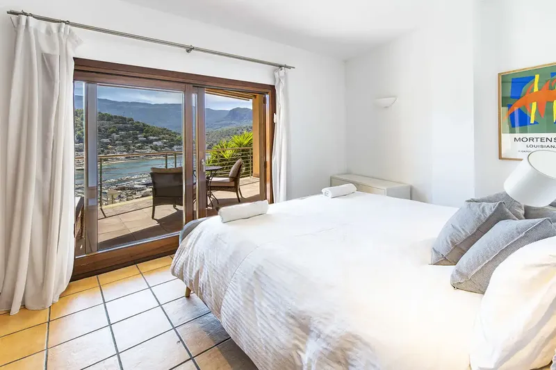 This well-kept and spacious villa in Puerto de Sóller, exclusively for sale with us, offers fantastic views of the Sierra de Tramuntana — photo 10