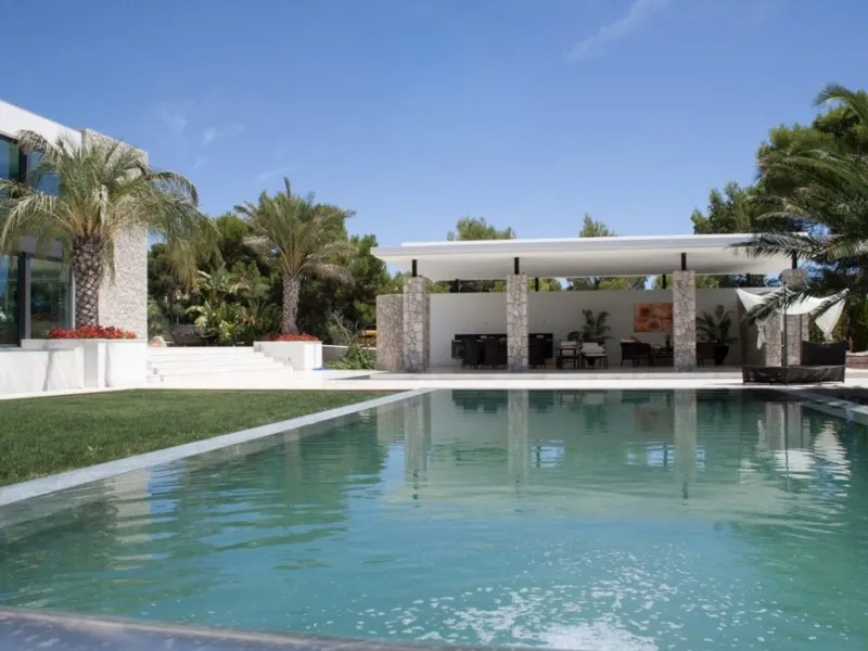 Timeless Villa with Large Plot in a Privileged Location of Nova Santa Ponsa - Santa Ponca - 4 Bedrooms, 861 m² — photo 2