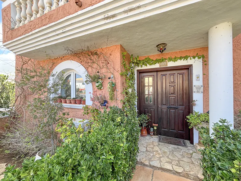 Traditional villa with garden and pool in a quiet area of El Toro Mas — photo 6