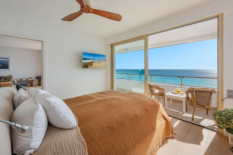 Portixol beachfront apartment for sale with access to beach and sea views — photo 9