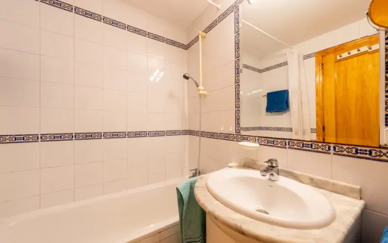 Well-kept semi-detached house with wraparound garden and roof terrace in Cala Murada — photo 11