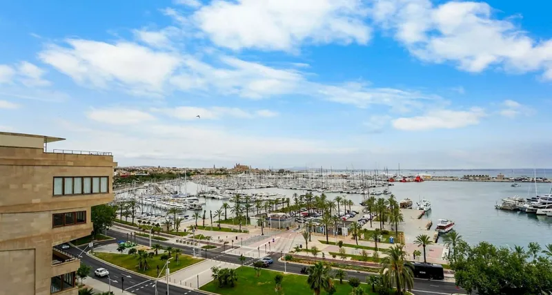 Luxury apartment on Paseo Marítimo in Palma with views of the marina — photo 1