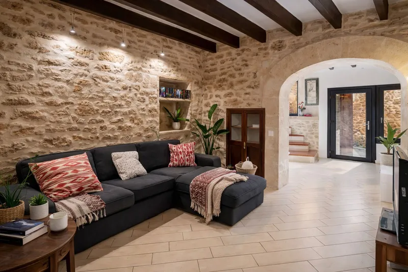 Reformed house of 167 m2 with terrace in Alcudia — photo 1