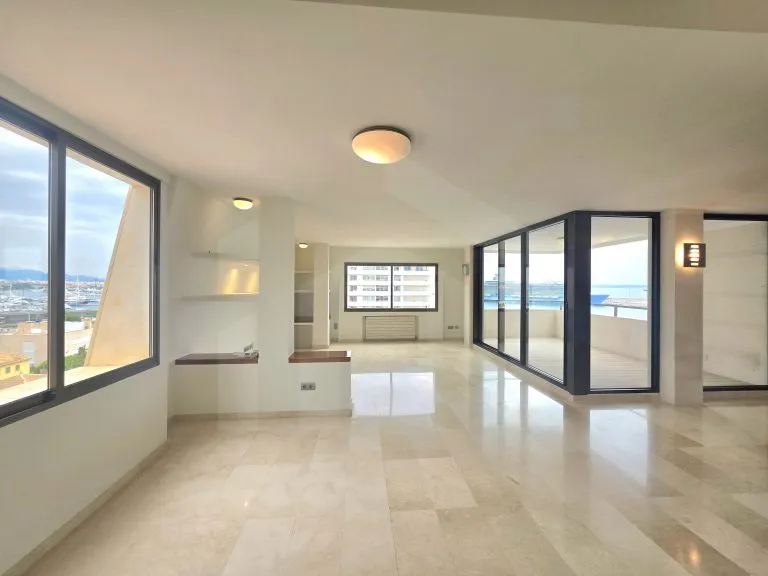 Apartment on Paseo Marítimo — photo 2