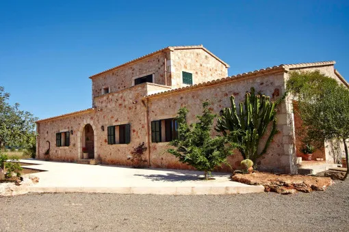 Santanyi, Quietly located finca with pool and holiday rental license near Santanyí — photo 1