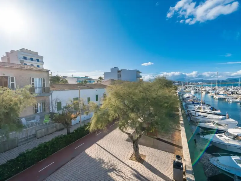 Excellent property on the first line in Can Picafort. Traditional Mallorcan house consisting of three apartments distributed over two floors — photo 3