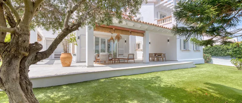 Pretty Mediterranean villa in Santa Ponsa with partial sea views — photo 2