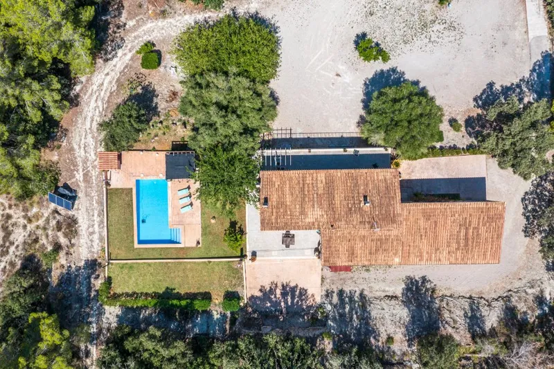 Sineu – Großzügige Finca auf Grundstück mit 16.830 m2 — photo 2