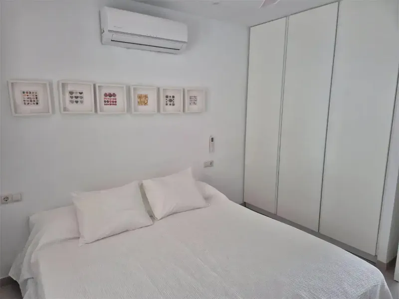 Duplex en primera línea de mar junto al faro de Cala Galiota. Dos terrazas. Precio para los meses de octubre a abril. — photo 9