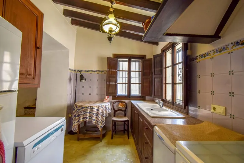 Large Town house with patio in Fornalutx — photo 12