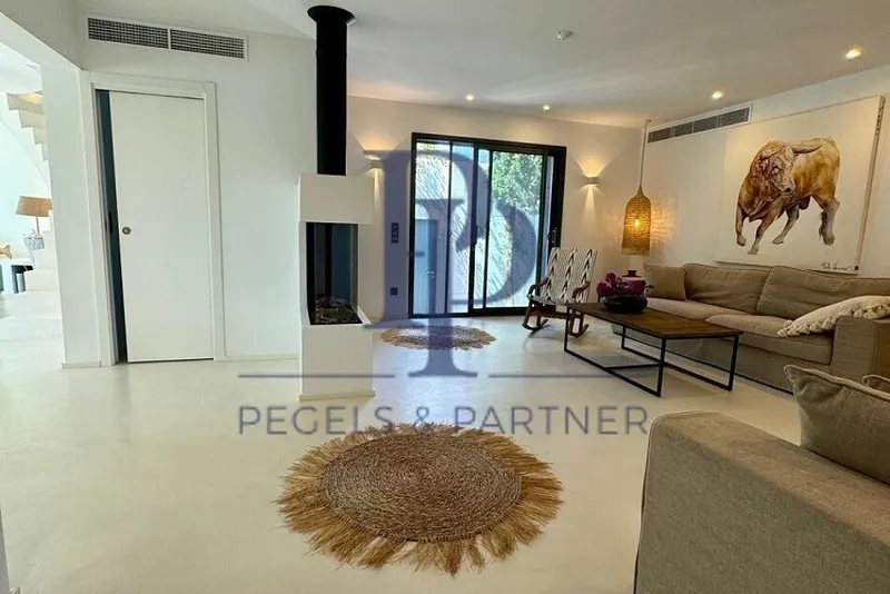 Top renovated house with rental license near the beach — photo 9