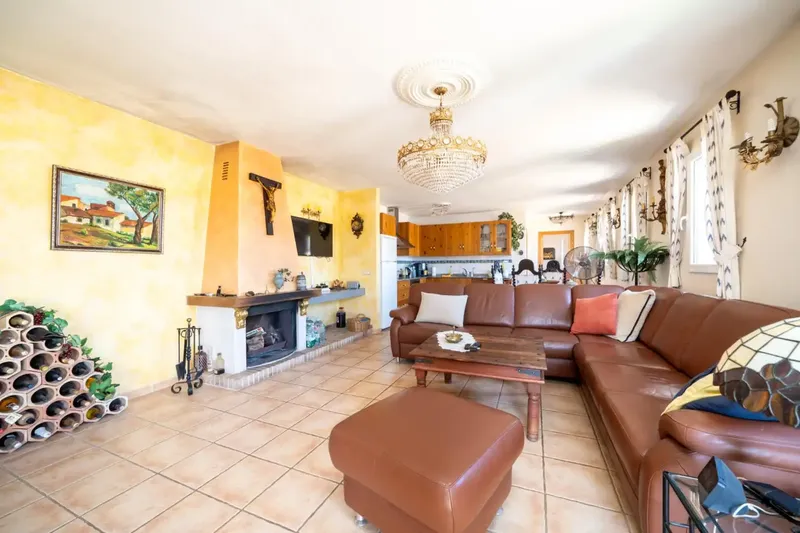 Magnificent house of 330 m² built, distributed over 3 floors, located in the heart of Muro — photo 6