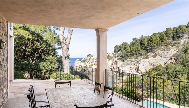 Villa in Deia with stunning views of the bay and direct access to the sea — photo 5