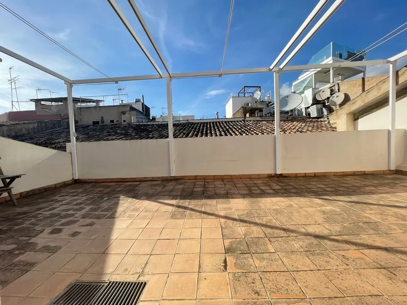 Building for sale, shop plus three storeys, 573 m², La Lonja, Palma Old Town. It has a tourist licence. — photo 2
