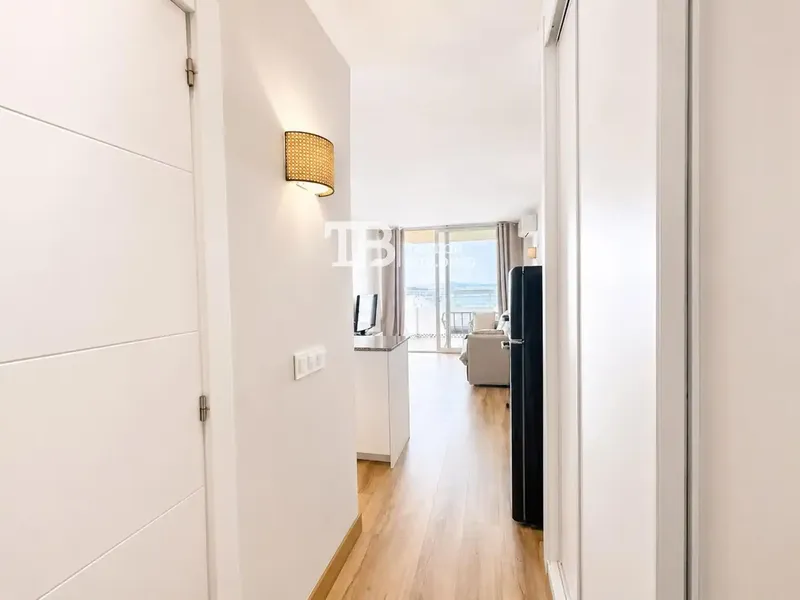 Taylor Building Real Estate sells this cozy renovated studio with sea views and balcony in Illetas, Calvià — photo 10