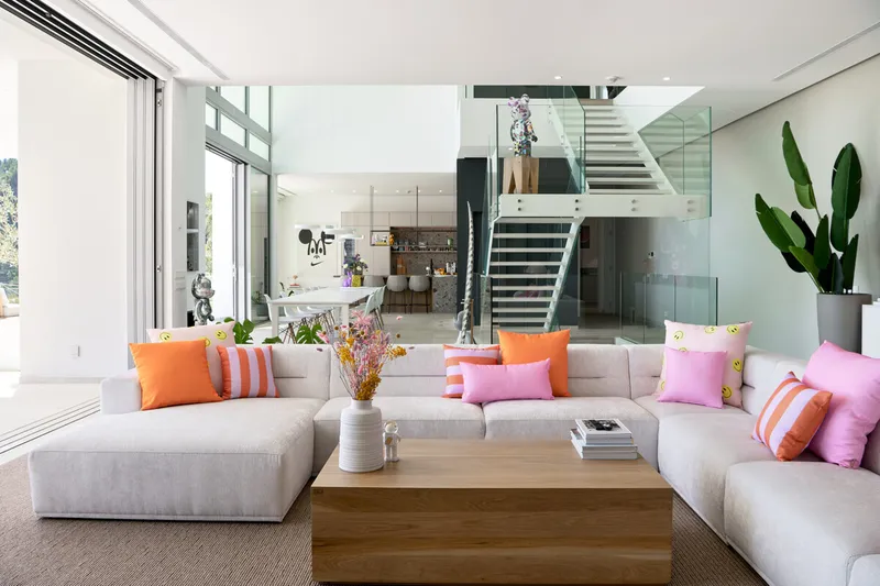 Exclusive: Modern villa with spectacular city and sea views! - Marcel Remus Real Estate — photo 8