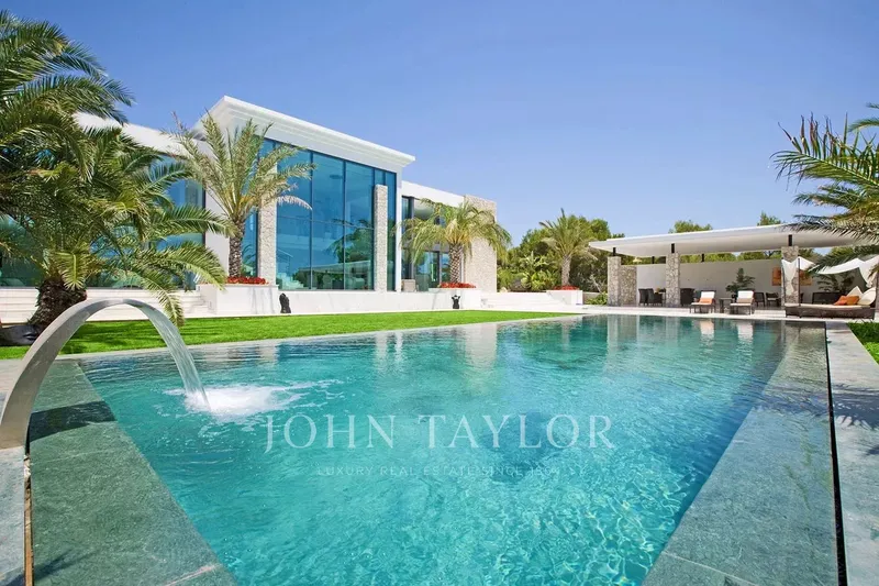 Villa for sale in Santa Ponsa — photo 1