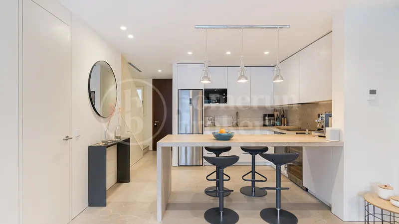 Townhouse El Espanyolet - Modern House with Pool and Rooftop Terrace — photo 10