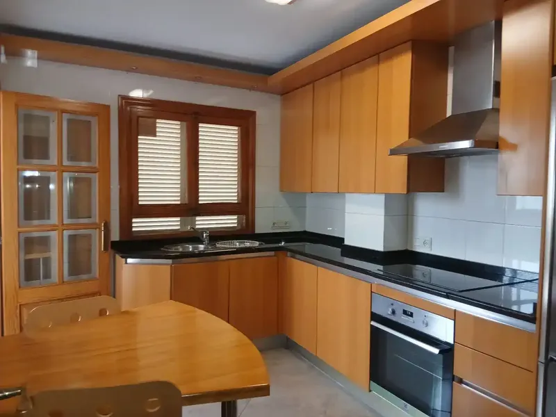 Particular vende 4º piso con ascensor de 110m2 completamente amueblado y equipado. — photo 1