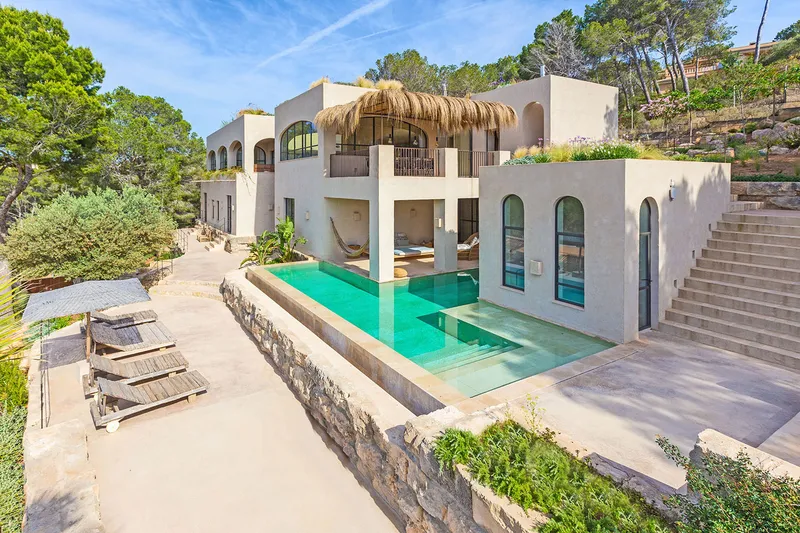 Exceptional villa in an exclusive residential location close to the centre — photo 1